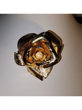 Gold Floral Brooch with Pearl Accent 1 1/4"